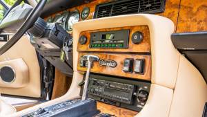 Image 19/42 of Daimler Double Six (1989)