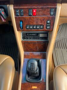 Bild 16/25 von Mercedes-Benz 300 E-24 (1991)