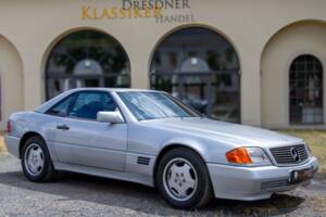 Image 24/50 of Mercedes-Benz 300 SL (1991)