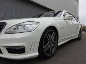 Image 30/99 of Mercedes-Benz S 65 AMG L (2006)
