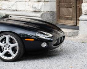 Image 12/41 de Jaguar XKR (2003)