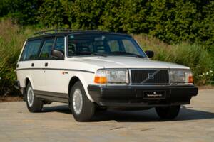 Immagine 8/43 di Volvo 240 GLE Injection (1989)