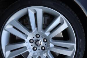 Image 17/50 of Jaguar XKR (2010)