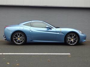 Image 5/49 of Ferrari California (2010)