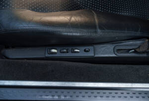 Image 28/33 of Mercedes-Benz SL 600 (2002)