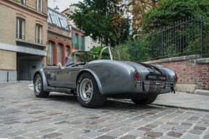 Image 2/16 of AC Cobra 427 (1965)