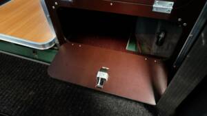 Bild 14/26 von Mercedes-Benz 250 GD (lang) (1989)