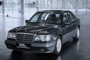 Bild 19/50 von Mercedes-Benz 500 E (1993)