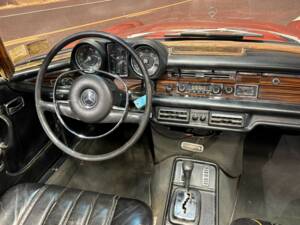 Image 26/49 de Mercedes-Benz 280 SE 3,5 (1971)