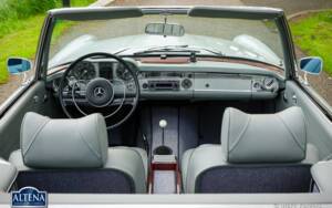 Image 29/49 of Mercedes-Benz 230 SL (1964)