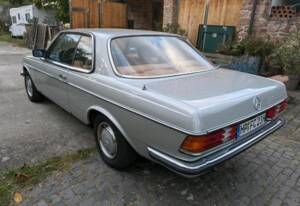 Immagine 6/8 di Mercedes-Benz 230 CE (1982)