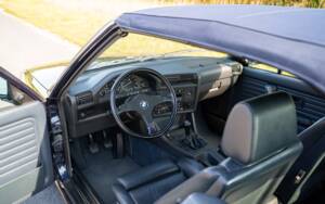 Immagine 19/35 di BMW 320i (1988)