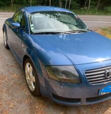 Image 17/72 of Audi TT 1.8 T (2000)