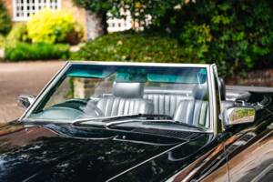 Image 13/30 de Mercedes-Benz 500 SL (1983)