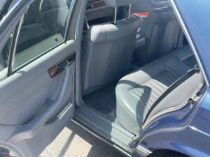 Immagine 3/10 di Mercedes-Benz 420 SE (1989)