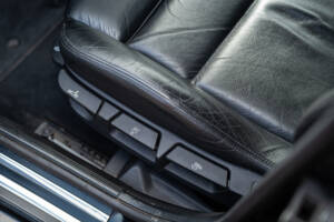 Immagine 23/44 di BMW 328i Touring (1997)