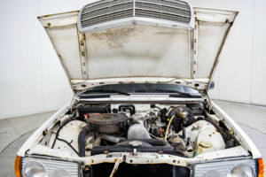 Bild 10/46 von Mercedes-Benz 240 D (1982)