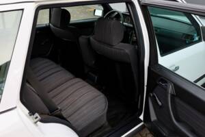 Immagine 12/18 di Mercedes-Benz 200 TE (1989)