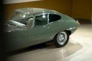 Image 43/50 of Jaguar E-Type 4.2 (1966)