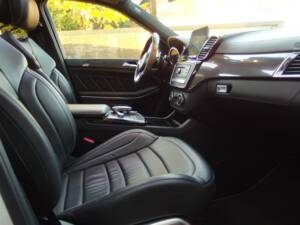 Image 39/98 of Mercedes-Benz GLS 63 AMG 4MATIC (2016)