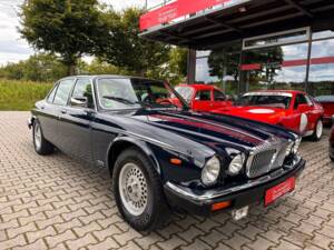 Image 7/20 de Daimler Double Six (1993)
