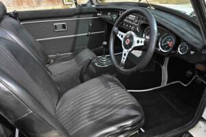 Image 27/50 of MG MGB (1972)