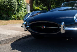 Image 8/24 of Jaguar E-Type 3.8 (1963)