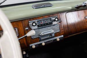 Bild 19/50 von BMW 502 - 3,2 Liter (1955)