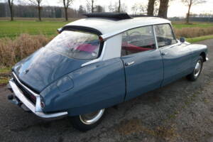 Image 8/8 of Citroën ID 19 (1969)