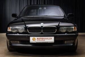 Image 3/41 of BMW 750i (2000)