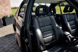 Image 28/75 of Lotus Carlton (1991)