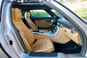 Image 26/50 of Mercedes-Benz SLS AMG (2011)