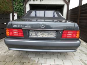 Image 3/9 of Mercedes-Benz 300 SL-24 (1992)