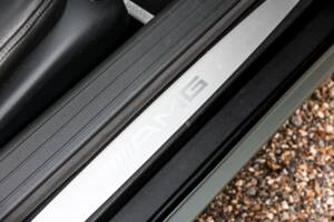 Image 24/40 of Mercedes-Benz SL 55 AMG (2002)