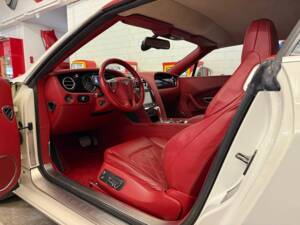 Image 11/20 of Bentley Continental GTC V8 (2012)
