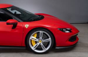 Image 10/30 of Ferrari 296 GTB (2022)