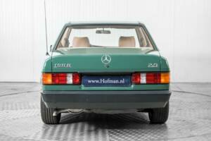 Obraz 13/50 pojazdu Mercedes-Benz 190 D 2.5 (1986)