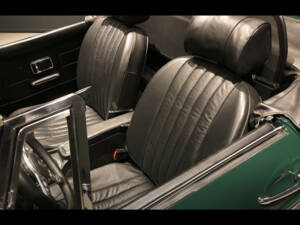Image 23/40 of MG MGB (1974)
