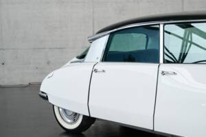 Bild 37/50 von Citroën DS 21 Pallas (1966)