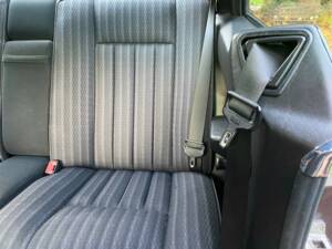 Bild 16/35 von Mercedes-Benz 230 CE (1992)