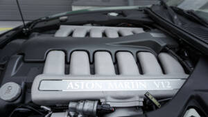 Bild 24/40 von Aston Martin DB 7 Vantage (2000)