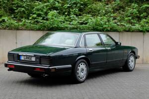 Image 8/77 de Jaguar XJ 40 (XJ-R) (1993)