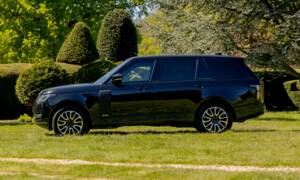 Image 2/49 of Land Rover Range Rover V8 Armoured (2022)