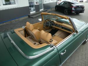 Image 17/25 de Mercedes-Benz 280 SL (1970)