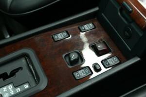 Imagen 18/30 de Mercedes-Benz 300 CE-24 (1993)