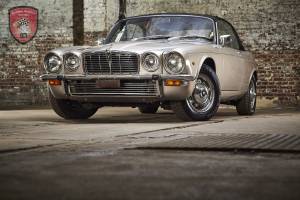 Afbeelding 2/45 van Jaguar XJ12c (1974)