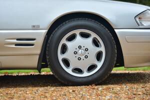 Image 12/12 of Mercedes-Benz SL 320 (1997)