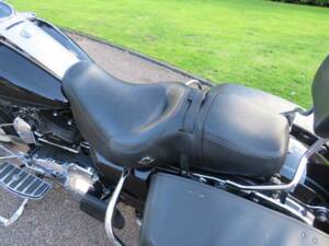 Image 19/43 of Harley-Davidson FLHR Road King (2009)