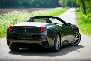 Image 69/85 of Ferrari California (2010)