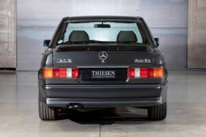 Image 6/23 de Mercedes-Benz 190 E 2.5-16 (1989)